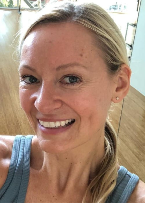 Simone De La Rue in an Instagram selfie as seen in July 2018