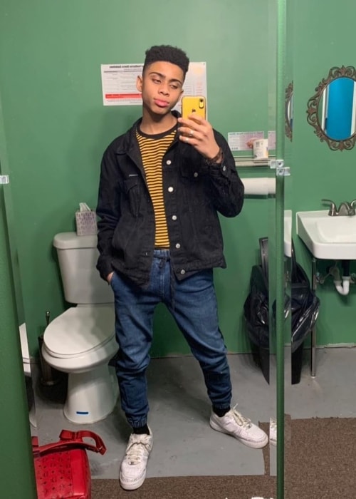 Bryce Xavier as seen while taking a bathroom selfie in January 2019
