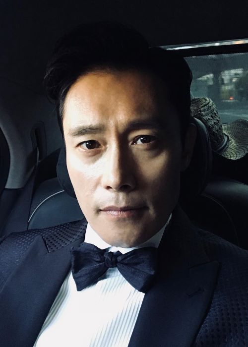 Lee Byung-Hun in an Instagram Selfie in October 2018