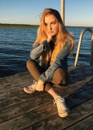 Mia Maples Height, Weight, Age, Boyfriend, Family, Facts, Biography