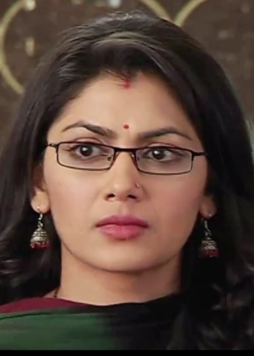 Sriti Jha as seen in a screenshot taken while portraying the character of Pragya Arora in Kumkum Bhagya