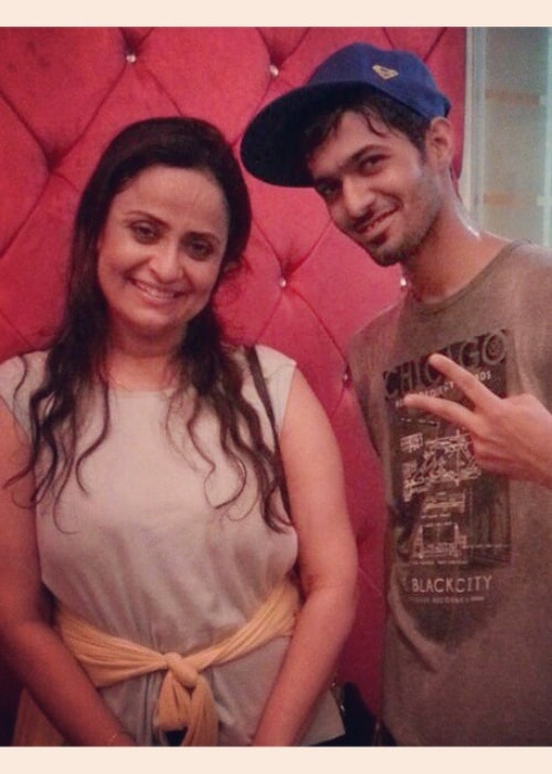 Vaishnavi Mahant as seen in a picture with celebrity trainer Vivek Dadhich in February 2015