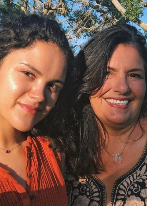 Victoria Moroles as seen in a selfie with her mother Suzana in February 2019