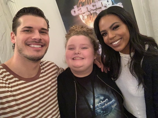 Alana Thompson (Center) as seen while posing for a picture with Russian dancer and choreographer, Gleb Savchenko, and dancer Britt Stewart (Right) in February 2019