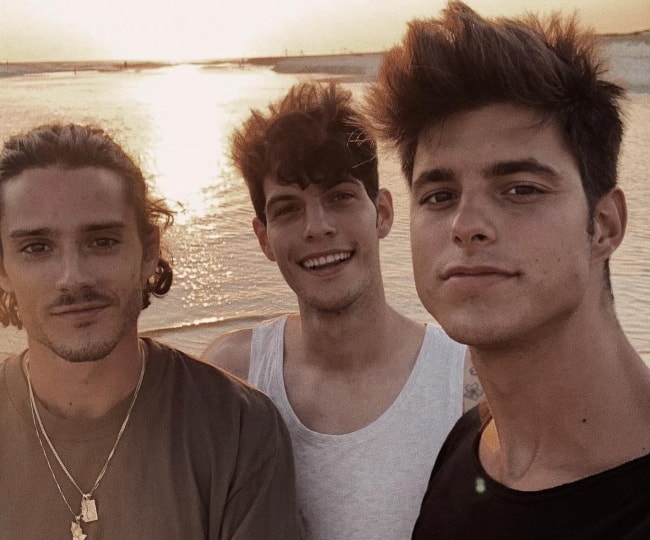 Alejandro Lillo as seen while taking a selfie with Víctor Lorente (Center) and Diego Barrueco (Left) in Barcelona, Catalonia in March 2019