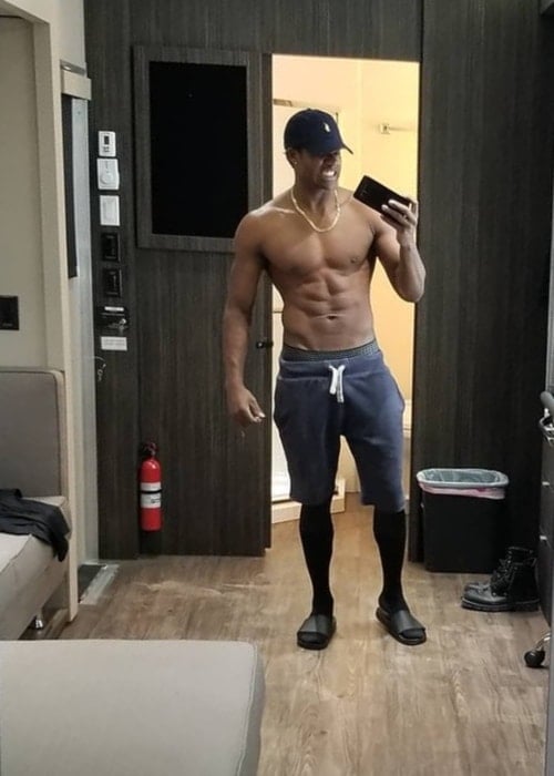 Algenis Perez Soto as seen while taking a shirtless mirror selfie showing off his toned physique in Quisqueya, Dominican Republic in June 2018