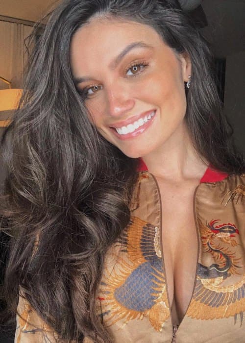 Anne de Paula in a selfie as seen in February 2019