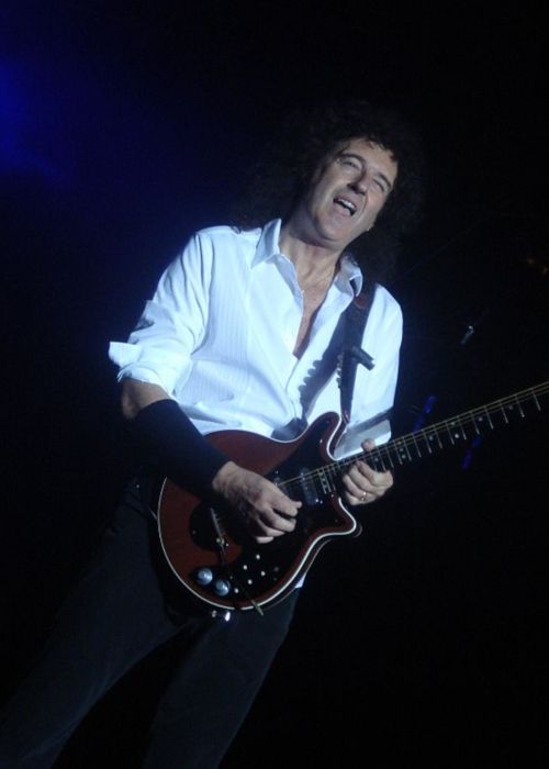 Brian May performing at the San Carlos de Apoquindo Stadium in Chile in November 2008