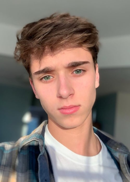 Josh Richards as seen while taking a selfie in December 2018