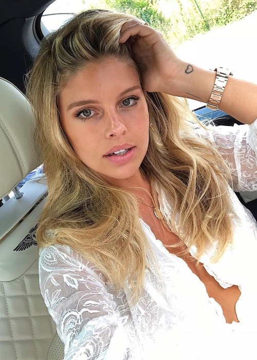 Natasha Oakley Height, Weight, Age, Boyfriend, Family, Facts, Biography