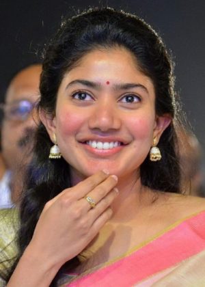 Sai Pallavi Height, Weight, Age, Boyfriend, Family, Facts, Biography