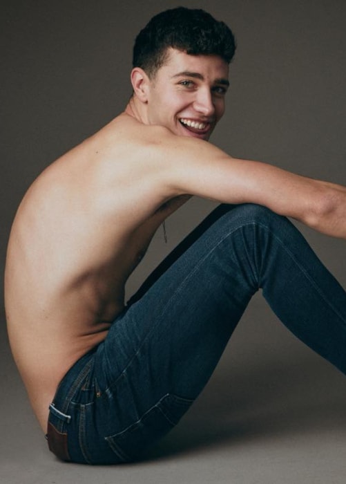 Bruce Herbelin-Earle as seen in a shirtless picture taken in January 2019