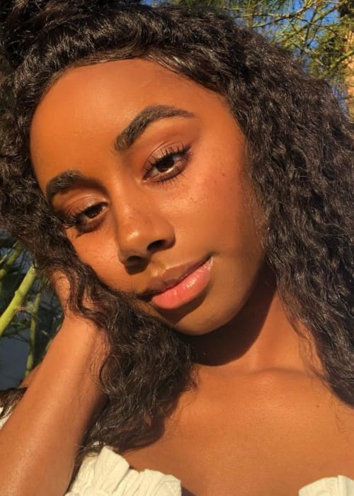 Kianna Naomi Height, Weight, Age, Body Statistics 