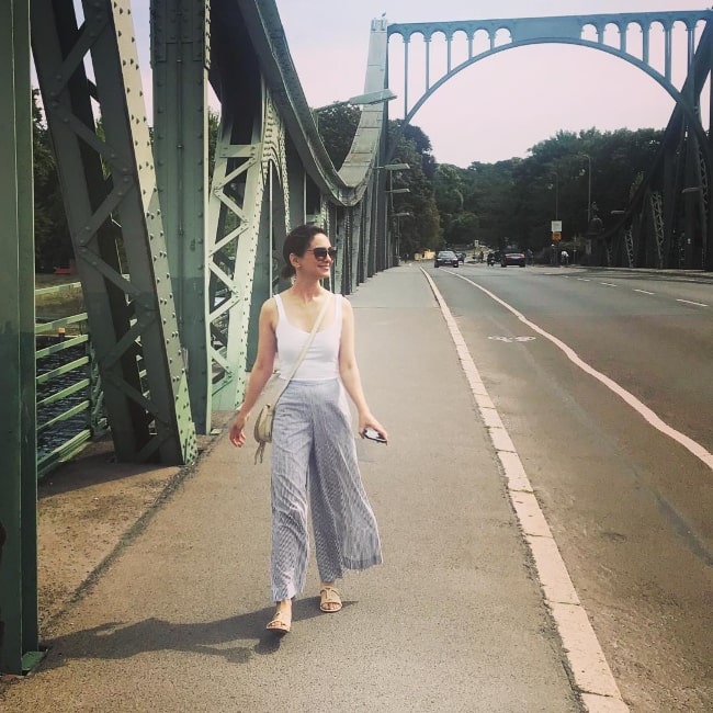 Nazanin Boniadi as seen while walking around the Glienicke Bridge in Berlin, Germany in August 2018