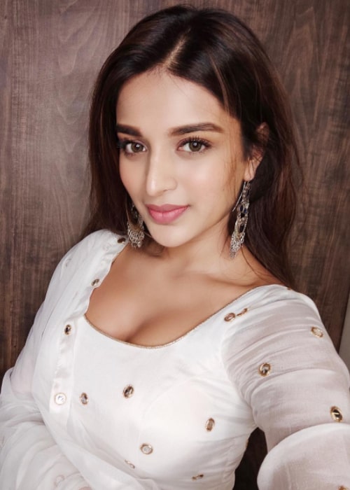 Nidhhi Agerwal Height Weight Age Body Statistics Healthy