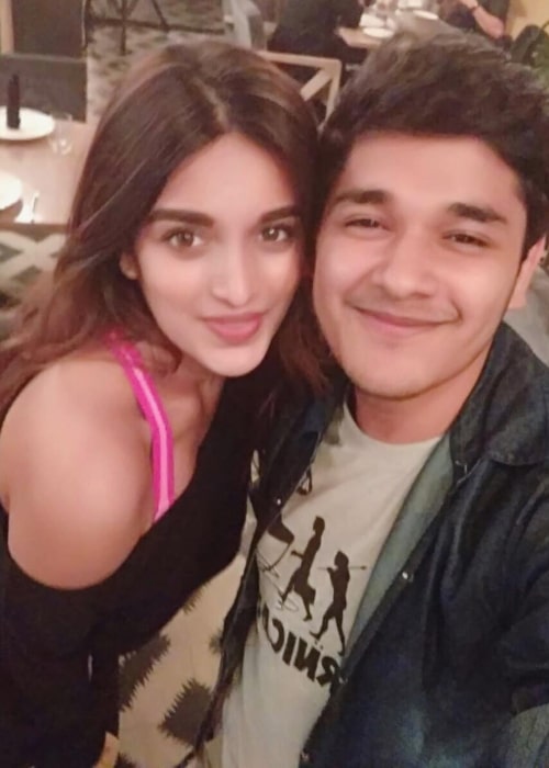 Nidhhi Agerwal as seen in selfie with film journalist Nayandeep Rakshit in January 2018