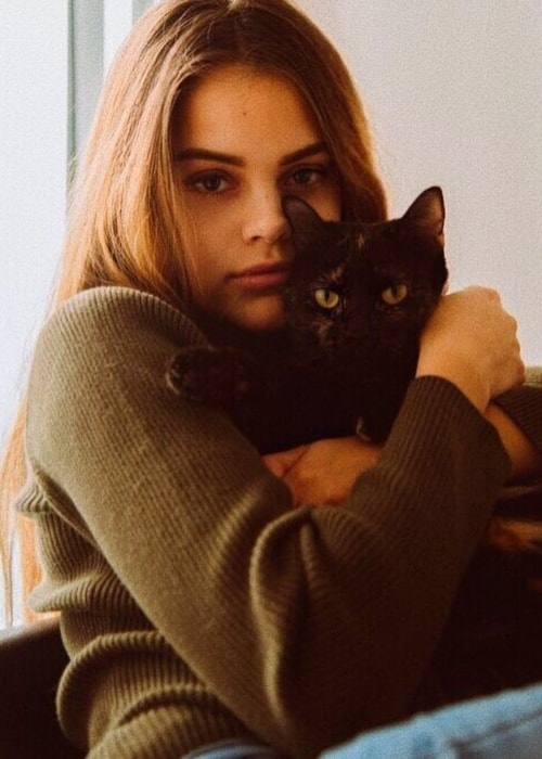 Reina Angélica as seen in a picture with her cat Mona Lisa in November 2018