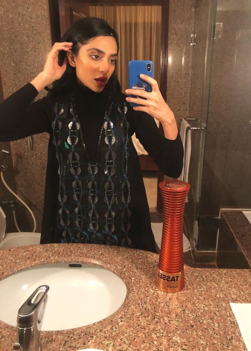 Sobhita Dhulipala as seen in a selfie taken after she received the Tassel Fashion And Lifestyle Award in the category of Style Icon Of The Year in 2019