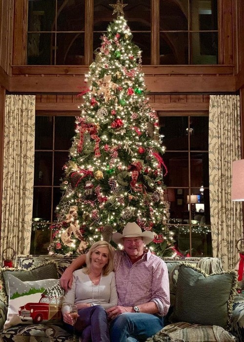 Alan Jackson with his wife Denise as seen in December 2018