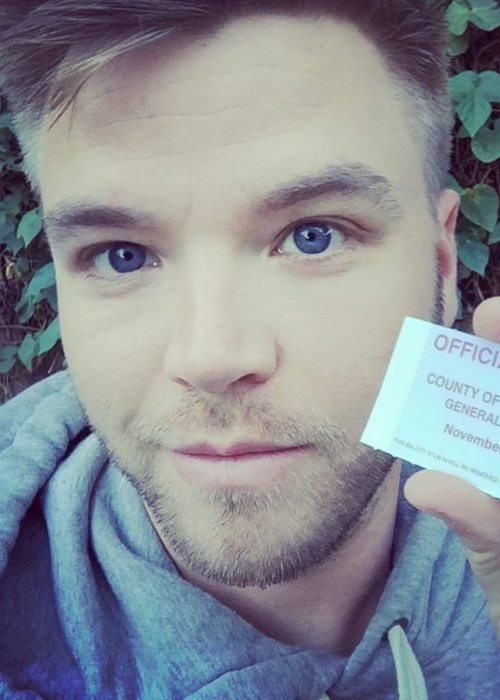 Brett Davern in a selfie in November 2018