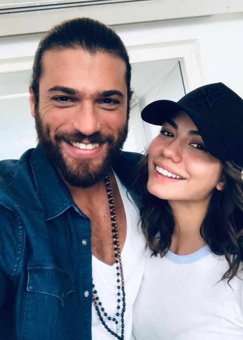 Can Yaman taking a selfie with girlfriend Demet Özdemir in October 2018