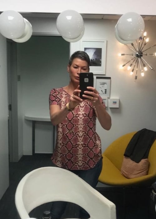 Carré Otis as seen while taking a mirror selfie in a dressing room in January 2018