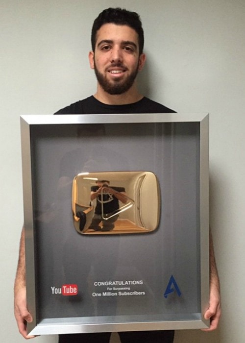 FaZe Apex with his YouTube Gold Play Button as seen in March 2015