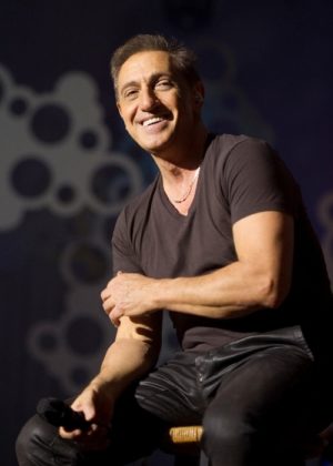 Franco De Vita Height, Weight, Age, Girlfriend, Family, Facts, Biography