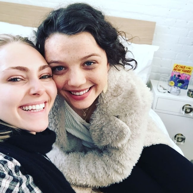 Stefania LaVie Owen (Right) as seen in a selfie with actress AnnaSophia Robb in January 2017