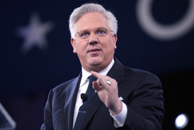 Glenn Beck speaking at the 2016 Conservative Political Action Conference in March 2016