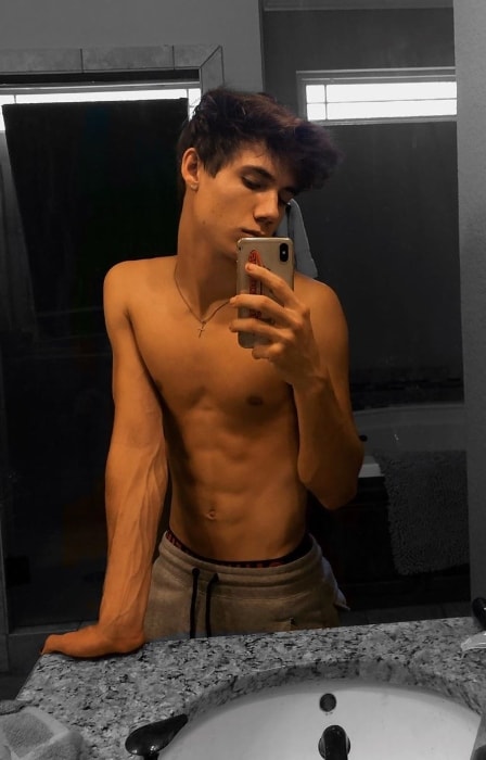 Jaden Hossler Height, Weight, Age, Body Statistics - Healthy Celeb