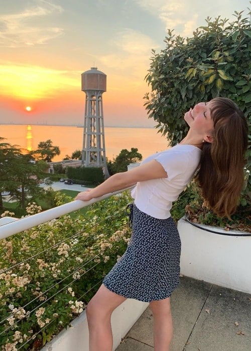 Lauren Lindsey Donzis as seen while posing for the camera to capture a gorgeous picture in Venice, Italy in June 2019