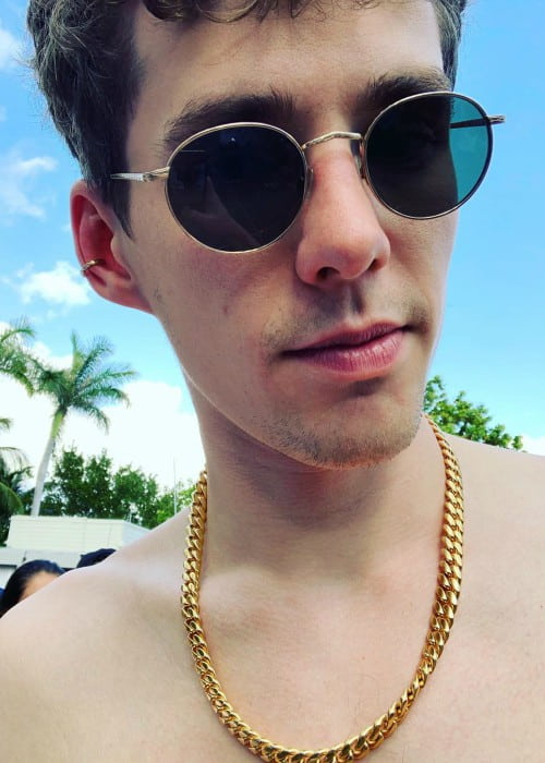 Lost Frequencies in an Instagram selfie as seen in April 2019