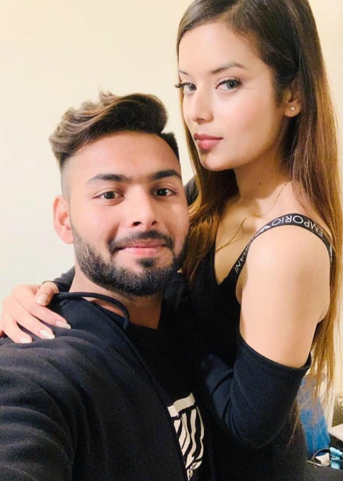 Rishabh Pant and Isha Negi in a selfie in January 2019