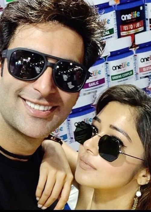 Tina Datta as seen in a selfie taken with actor Nandish Sandhu in October 2018