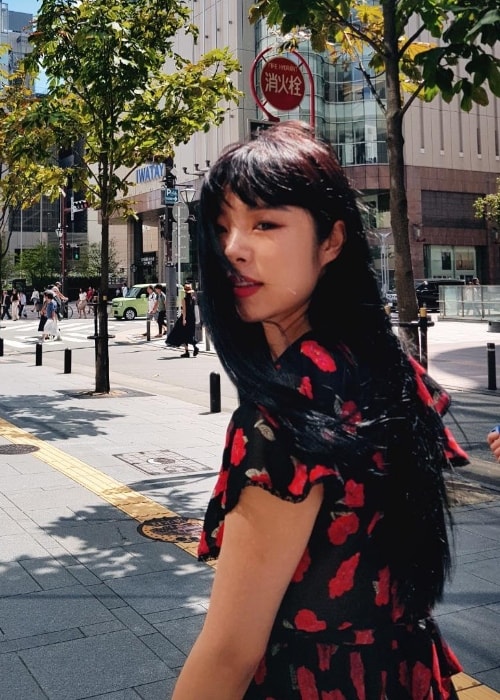 Wheein as seen while looking at the camera in September 2018