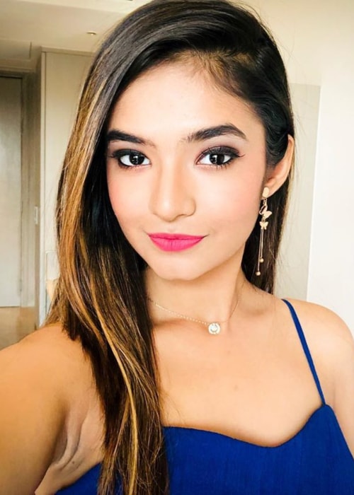 Anushka Sen Height, Weight, Age, Body Statistics - Healthy Celeb