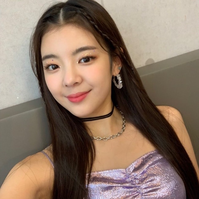 Choi Jisu as seen while taking a beautiful selfie in August 2019