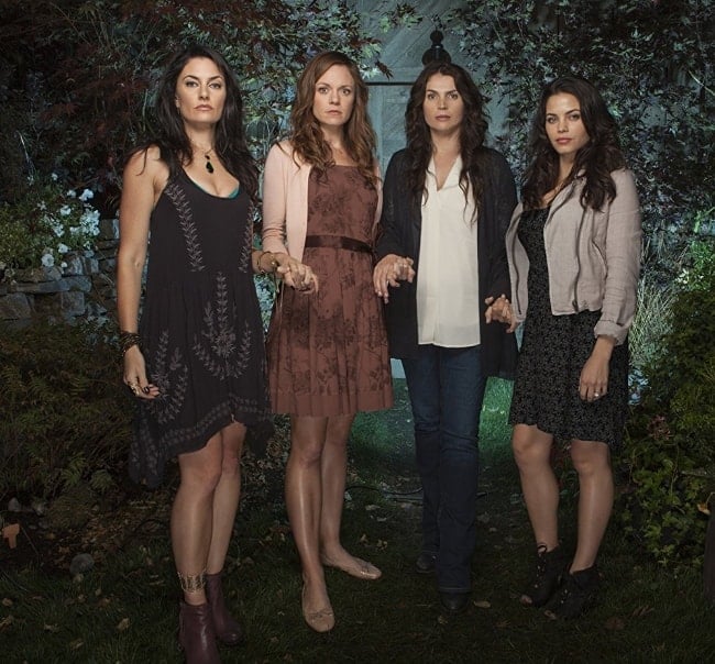 From Left to Right - Julia Ormond, Mädchen Amick, Rachel Boston, and Jenna Dewan Tatum (co-stars on the show 'Witches of East End') as seen while posing for a stunning picture in December 2016