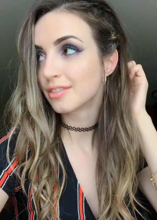 Gibi ASMR in an Instagram selfie as seen in June 2019