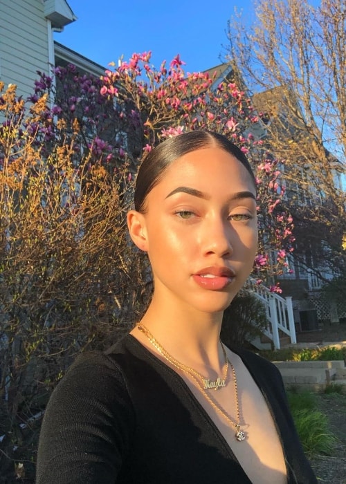 Kayla Bylon as seen while taking a gorgeous selfie in April 2018