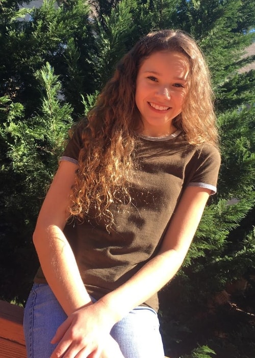 Sierra Haschak as seen while posing for a sun-kissed picture in October 2017