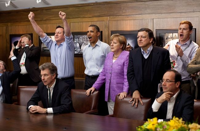 Angela Merkel watching the Champions League final match with UK Prime Minister David Cameron, US President Barack Obama, French President François Hollande and others in 2012