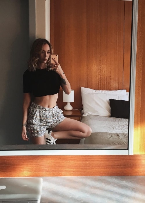 Emily Scott as seen while taking a mirror selfie in January 2017