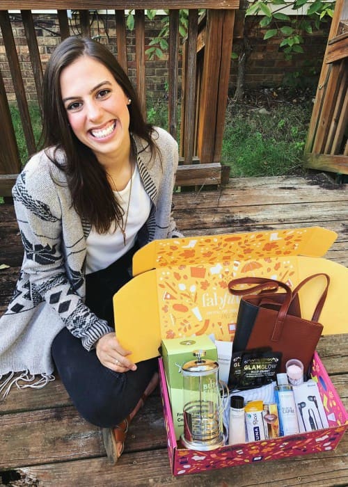 Katherine Ann Cimorelli promoting FabFitFun in an Instagram post in September 2018