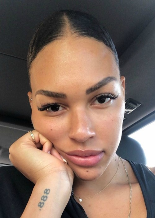 Liz Cambage in an Instagram selfie as seen in May 2019