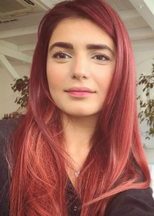 Momina Mustehsan in an Instagram selfie as seen in April 2019