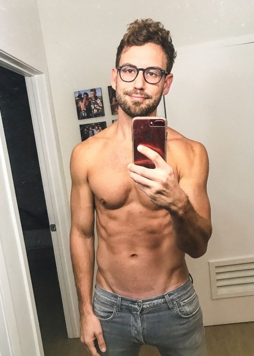 Nick Viall as seen while taking a shirtless mirror selfie in March 2019