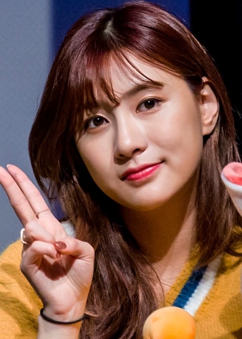 Oh Ha-young as seen while posing for the camera at an 'Apink' fan meeting in Sinchon, Seoul, South Korea in January 2019