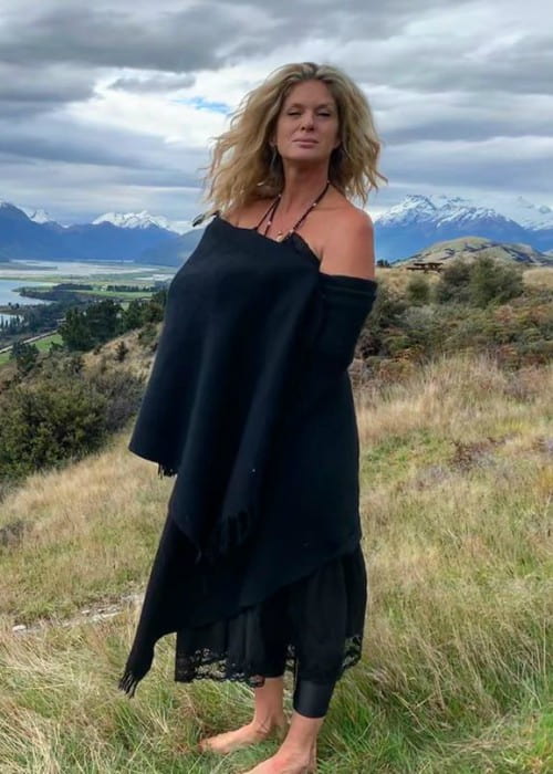 Rachel Hunter in an Instagram post as seen in October 2019